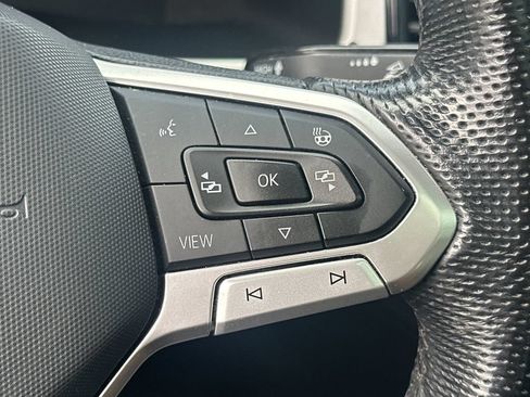 Used 2022 Volkswagen Atlas Cross Sport SEL R-Line AWD/4WD image 25