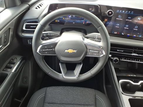 New 2026 Chevrolet Traverse LT w/ Driver Confidence Package FWD image 25