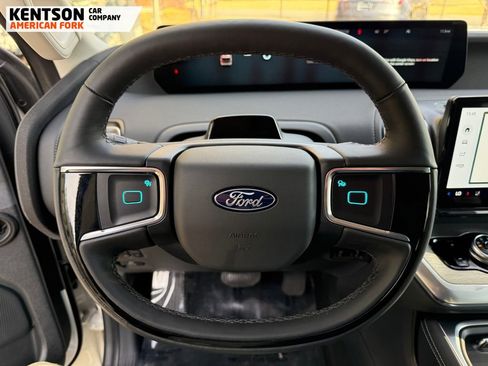 Used 2025 Ford Expedition Max Platinum w/ Driver's Package image 18