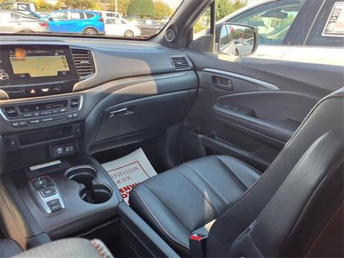 Used 2023 Honda Passport TrailSport image 11