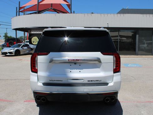 Used 2023 GMC Yukon Denali w/ LPO, Floor Liner Package AWD/4WD image 5