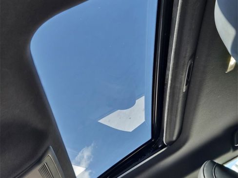 Used 2023 MAZDA MAZDA3 s image 23