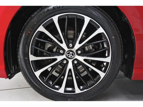 Used 2019 Toyota Camry SE image 29