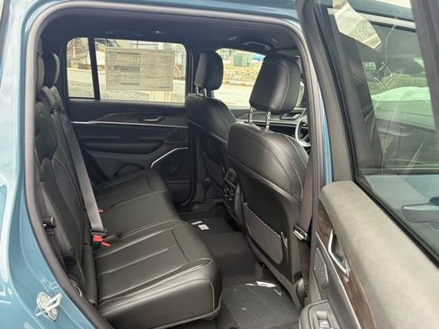 New 2026 Jeep Grand Cherokee Limited image 32