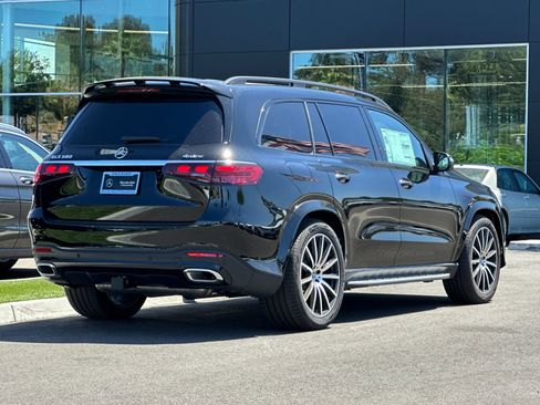 New 2026 Mercedes-Benz GLS 580 4MATIC image 3