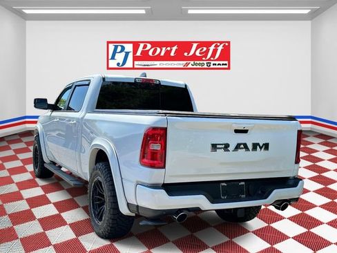 Used 2025 RAM 1500 Big Horn AWD/4WD image 5