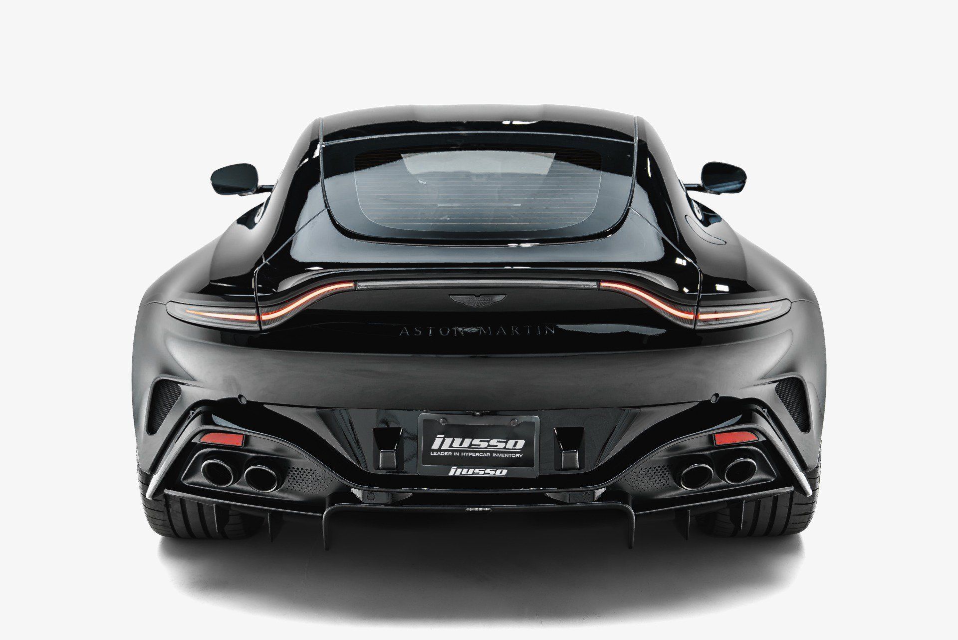 Used 2025 Aston Martin V8 Vantage Coupe RWD image 12