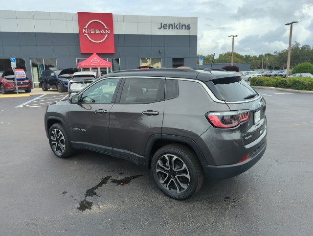 Used 2024 Jeep Compass Limited AWD/4WD image 9