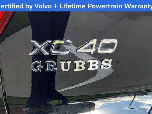 Certified 2025 Volvo XC40 B5 Plus image 41