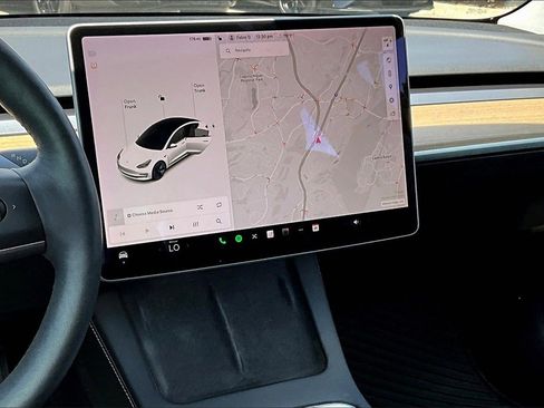 Used 2021 Tesla Model 3 Standard Range Plus image 8