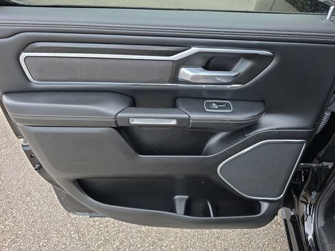 Used 2023 RAM 1500 Laramie AWD/4WD image 34