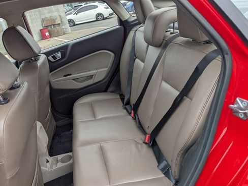 Used 2015 Ford Fiesta SE image 16