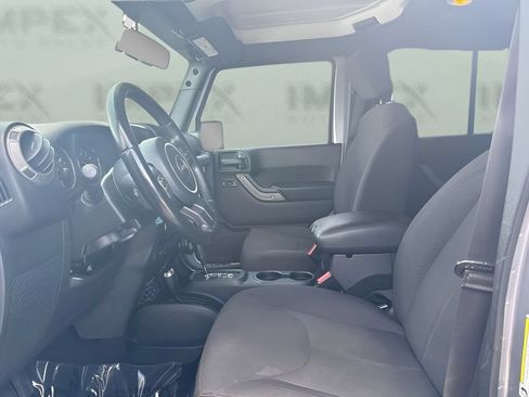 Used 2017 Jeep Wrangler Unlimited Sport w/ Quick Order Package 24S AWD/4WD image 9