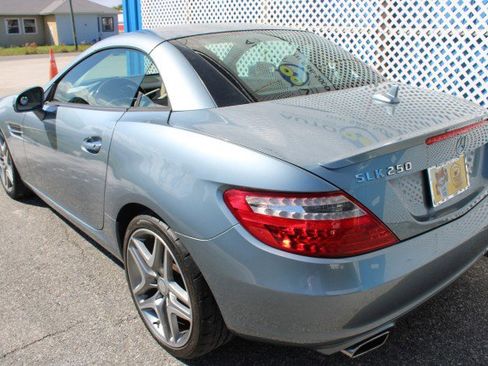 Used 2013 Mercedes-Benz SLK 250 image 10