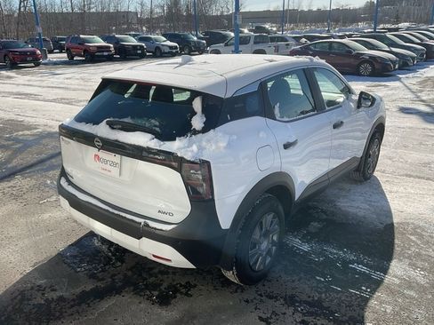 Used 2025 Nissan Kicks S image 5