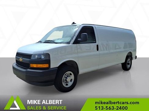 Used 2025 Chevrolet Express 2500 Extended w/ Driver Convenience Package RWD image 3