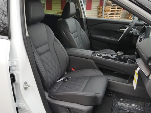 New 2026 Nissan Rogue Platinum w/ Platinum Premium Package AWD/4WD image 25