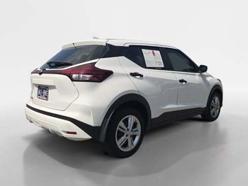 Used 2025 Nissan Kicks Play S FWD image 6