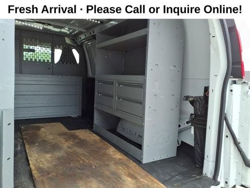 Used 2021 Chevrolet Express 3500 w/ Driver Convenience Package RWD image 21