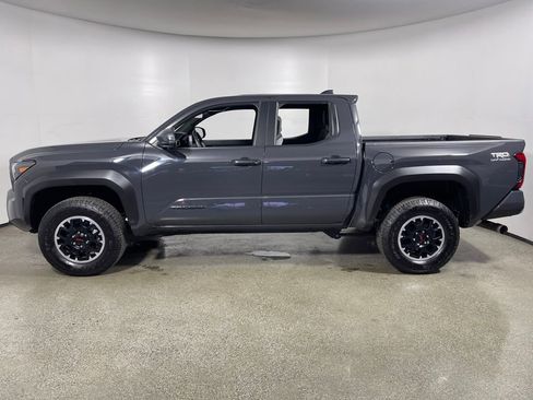 Certified 2025 Toyota Tacoma TRD Off-Road image 6