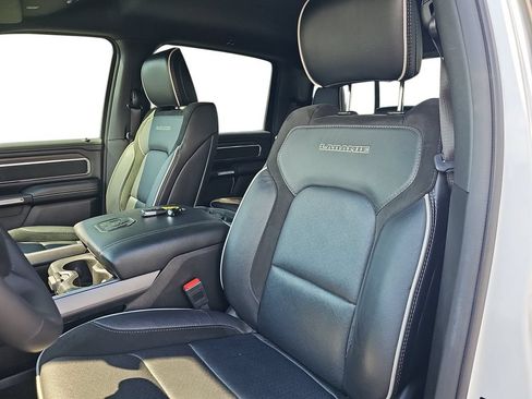 Used 2025 RAM 1500 Laramie AWD/4WD image 15