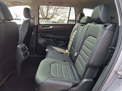 Certified 2024 Volkswagen Atlas SEL AWD/4WD image 11