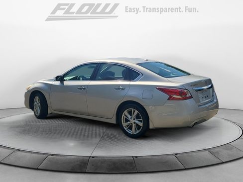 Used 2013 Nissan Altima 2.5 SV FWD image 6