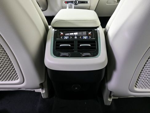 Used 2026 Volvo XC60 B5 Ultra w/ Climate Package image 21