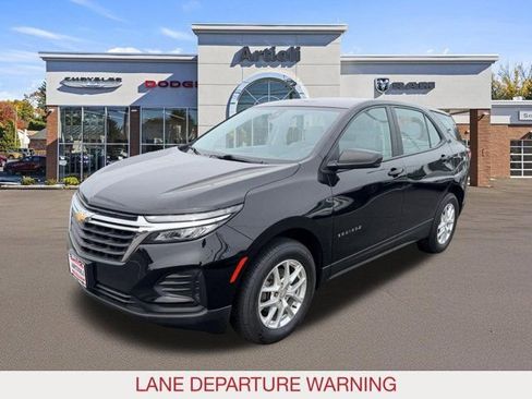 Used 2023 Chevrolet Equinox LS AWD/4WD image 4