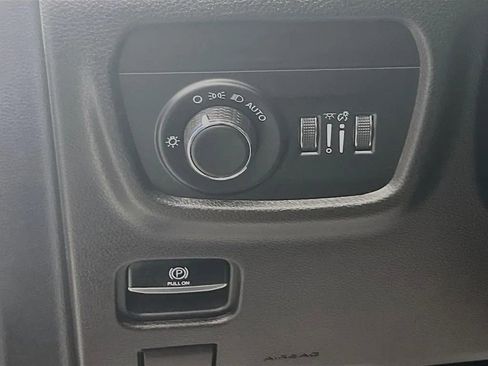 Used 2024 Jeep Grand Cherokee Altitude AWD/4WD image 11
