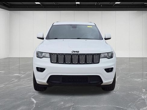 Used 2019 Jeep Grand Cherokee Altitude AWD/4WD image 8