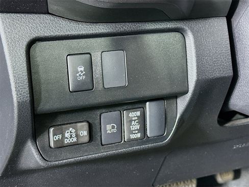 Used 2023 Toyota Tacoma TRD Off-Road image 10