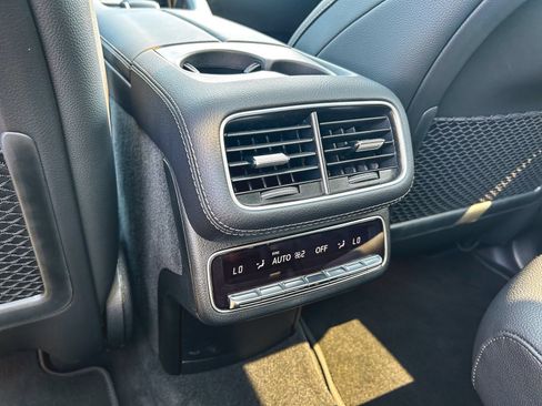 Used 2025 Mercedes-Benz GLS 450 4MATIC w/ AMG Line Exterior image 18