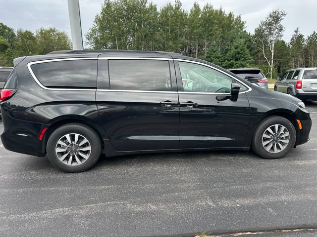 Used 2023 Chrysler Pacifica Touring-L FWD image 9
