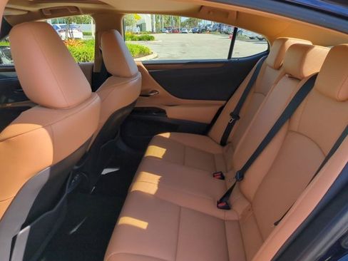 Used 2022 Lexus ES 350 w/ Premium Package image 13