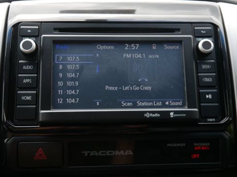 Used 2015 Toyota Tacoma 4x4 Double Cab w/ TRD Sport Package image 22