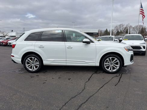 Used 2025 Audi Q7 3.0T Premium Plus AWD/4WD image 2