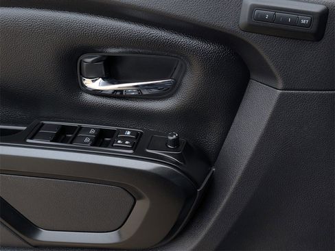 Used 2024 Nissan Titan PRO-4X w/ Pro-4x Convenience Package image 27