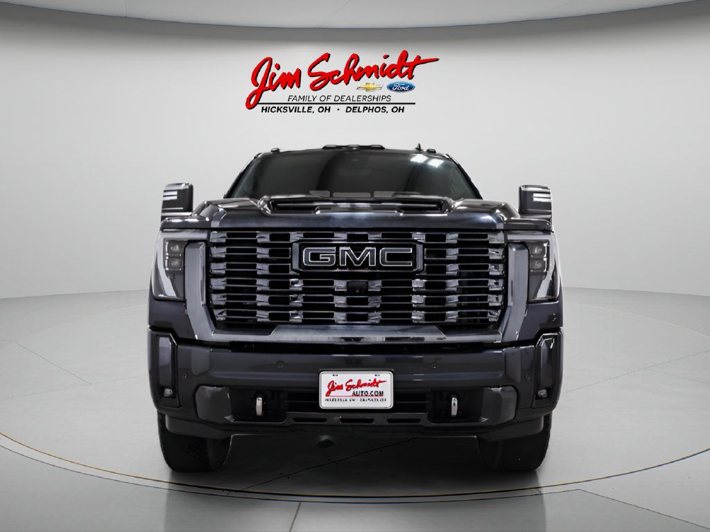 Used 2024 GMC Sierra 3500 Denali Ultimate AWD/4WD image 2