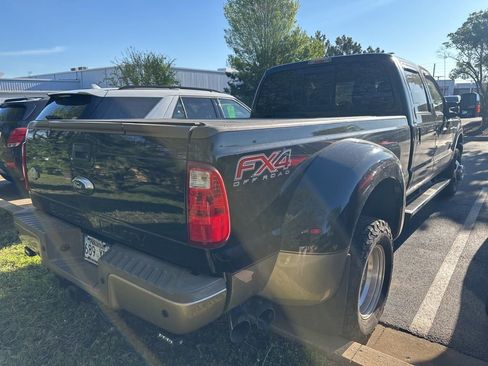 Used 2014 Ford F350 King Ranch w/ King Ranch w/Chrome Package image 4
