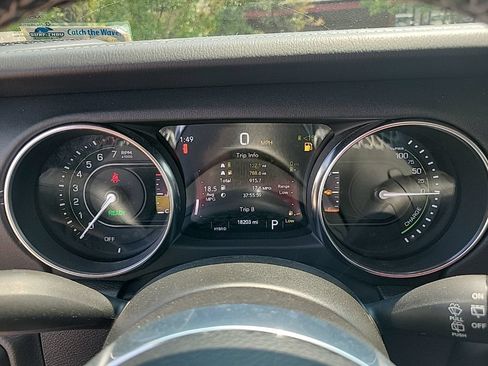 Used 2023 Jeep Wrangler Unlimited Sahara w/ Dual Top Group AWD/4WD image 12