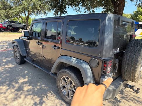 Used 2013 Jeep Wrangler Unlimited Sport w/ Connectivity Group AWD/4WD image 3