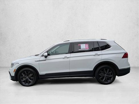 Used 2024 Volkswagen Tiguan SE image 9