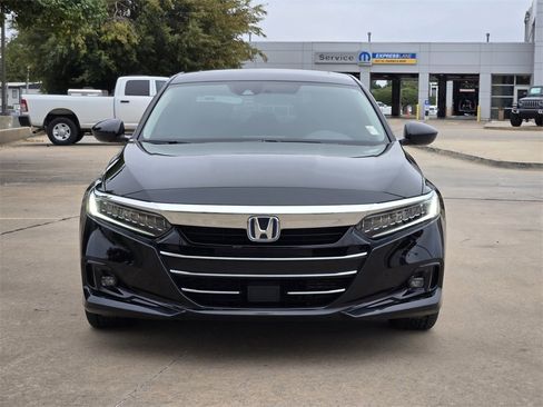 Used 2021 Honda Accord EX image 3
