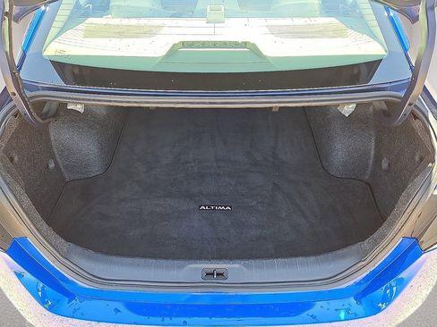 Used 2025 Nissan Altima 2.5 SV FWD image 13