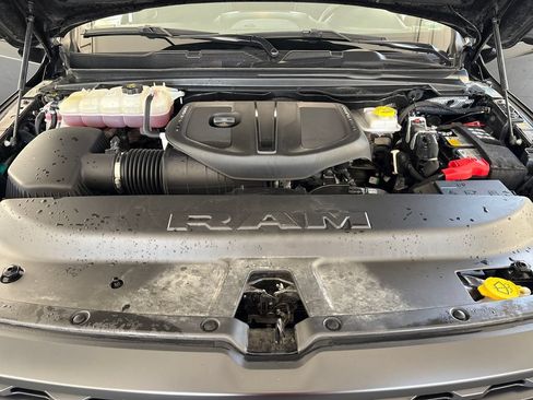 Used 2025 RAM 1500 Warlock AWD/4WD image 37