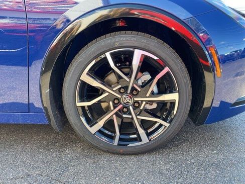 New 2025 Toyota Prius Plug-In Hybrid image 22