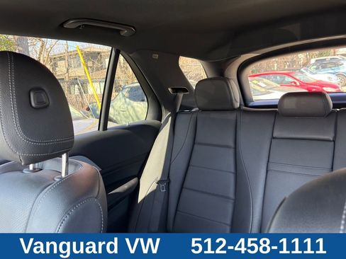 Used 2022 Mercedes-Benz GLE 350 4MATIC w/ Premium Package image 17