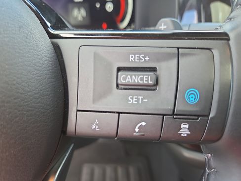 Used 2023 Nissan Pathfinder Platinum image 34