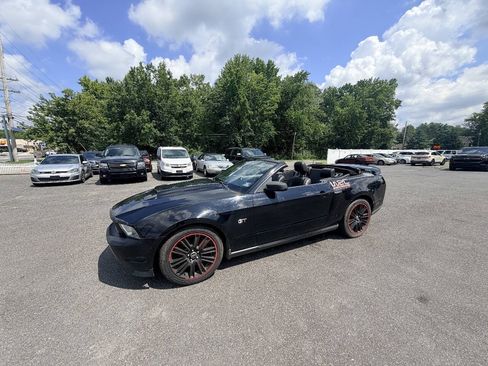 Used 2010 Ford Mustang GT Premium RWD image 30